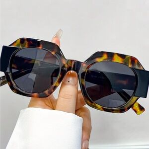 Affordable Fashion Finds Tortoiseshell & Black Oversized Sunglasses